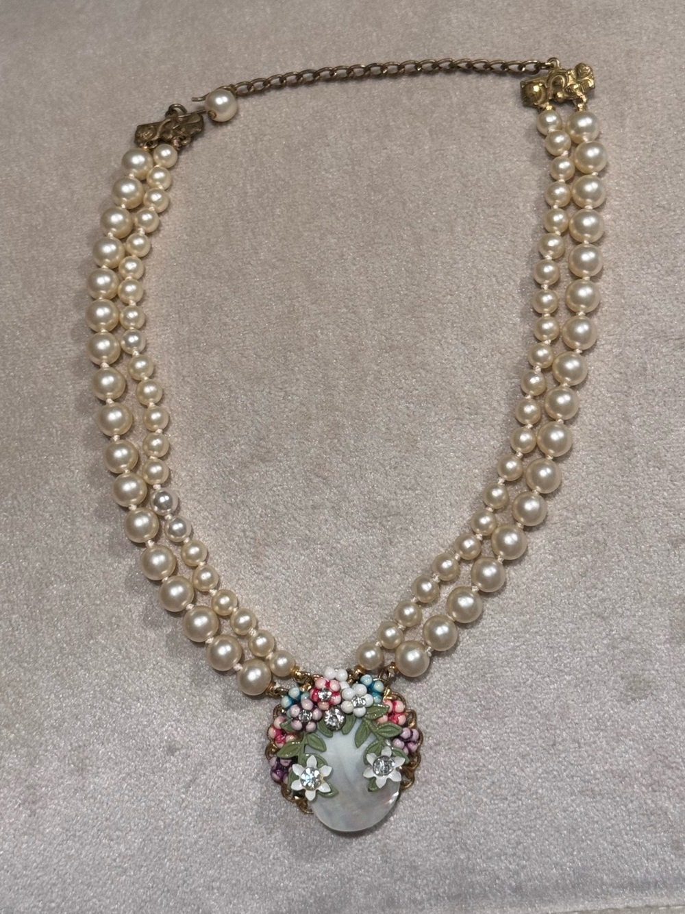 VTG 1950s Faux Pearl Floral Mid-Century Statement Necklace Mother of Pearl